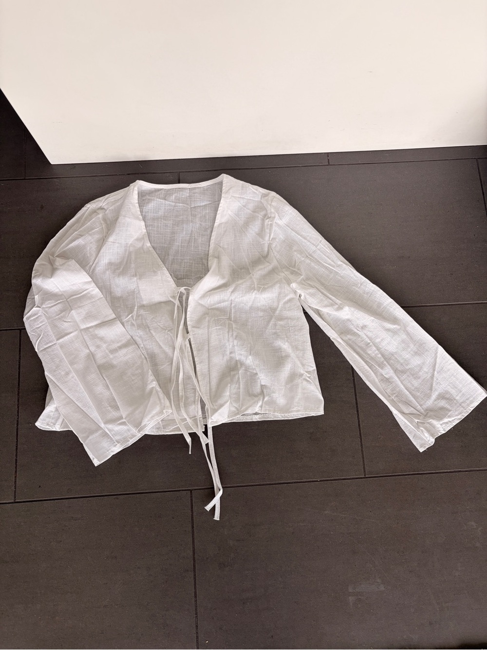 Women’s White Tie-Front Lightweight Top